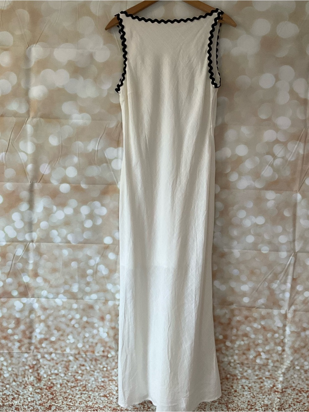 Hello Molly White and Black Linen Blend Dress - Picture 4 of 14